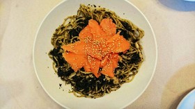 スモークサーモンのわさび海苔パスタ