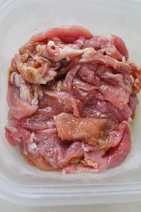簡単・便利♪醤油麹+豚こま肉(豚もも肉)