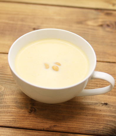 蒸し大豆のコーンスープの写真