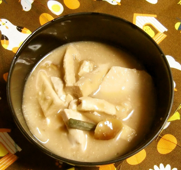 里芋がおいしくなってきた！我が家の納豆汁の画像