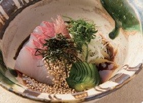 カンパチ刺身の胡麻じょうゆ和え