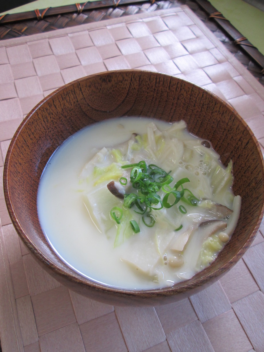 白菜ときのこの豆乳生姜スープの画像