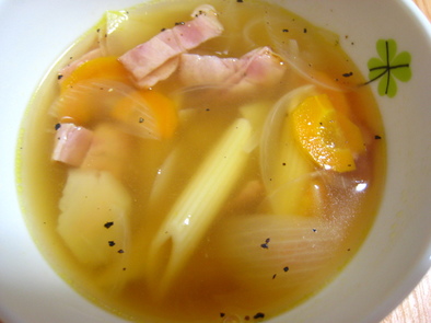 野菜とマカロニのコンソメスープ☆の写真