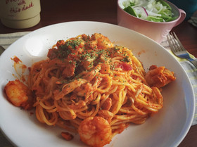 海老ときのことツナのトマトパスタ