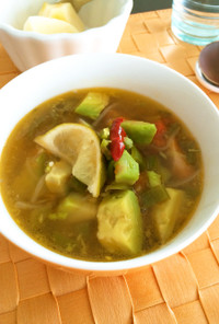 アボカド入りのメキシカンなスープ