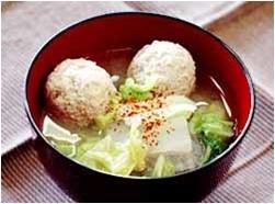 ほっとする味♡白菜と鶏団子のお味噌汁の画像