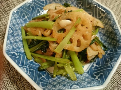 蓮根と小松菜のガーリック炒めの写真