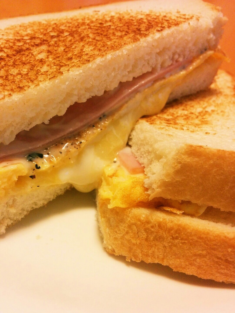 フライパンで玉子とチーズのホットサンド レシピ 作り方 By Mamanちゃん クックパッド 簡単おいしいみんなのレシピが350万品