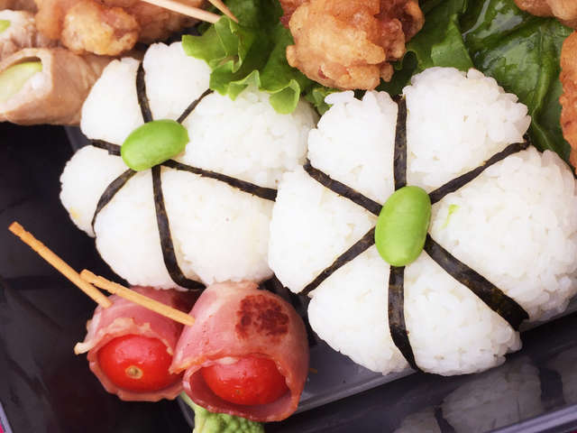 簡単 可愛い お花形のおにぎり レシピ 作り方 By Uilanikcn