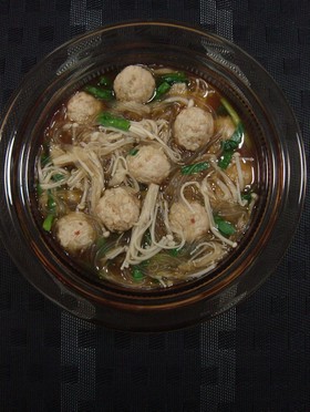 中華風(2)鶏だんごのスープ。