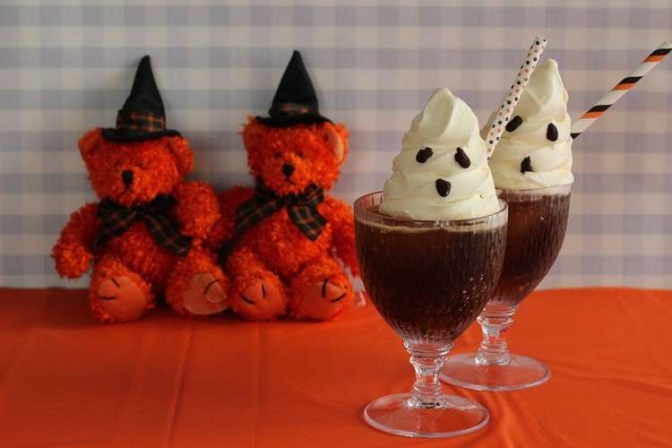 ハロウィンにお化けのコカ コーラフロート レシピ 作り方 By 五条まあさっちん クックパッド