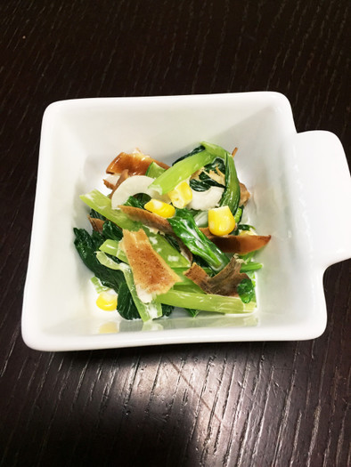 小松菜とおつまみイカのサラダの写真