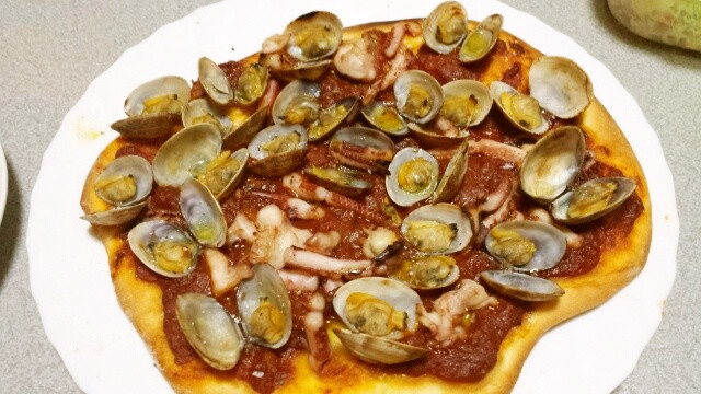 シーフードトマトピザの画像