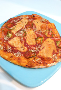 ピザソースとキヌアのおばけデコピザ