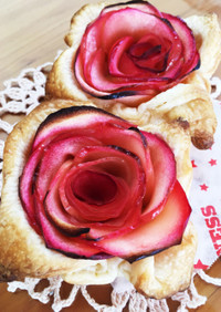 簡単！可愛い♡薔薇林檎のアップルパイ