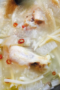 鶏手羽元で簡単☆煮るだけ参鶏湯風スープ