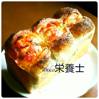 ★簡単本格的♪ベーコンチーズ山型食パンの写真