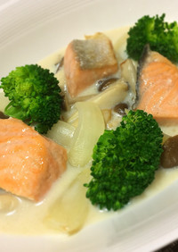 味噌と豆乳で作る鮭ときのこの和風シチュー