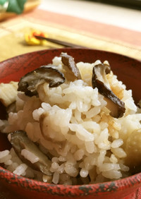 ダシダで簡単✿鶏と椎茸の炊き込みご飯