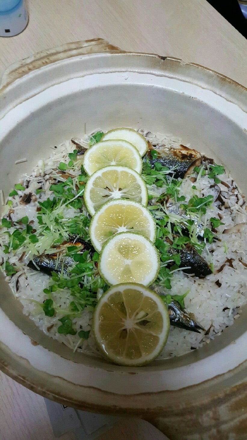 秋刀魚の土鍋ご飯の画像