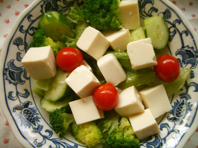 あっさり簡単モッツァレラ風お豆腐サラダの写真