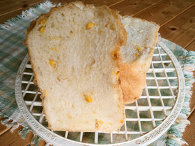 HBで 黄色い粒々がかわいいコーン食パン