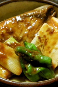 鰤と豆腐と葱としし唐の味噌煮