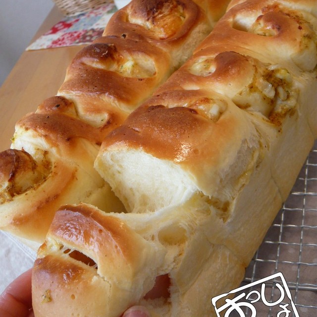 ふっくらもっちり生地のおかずパン レシピ 作り方 By おっしょさん クックパッド 簡単おいしいみんなのレシピが353万品