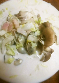 牡蠣と舞茸と白菜とベーコンDEミルク煮♪