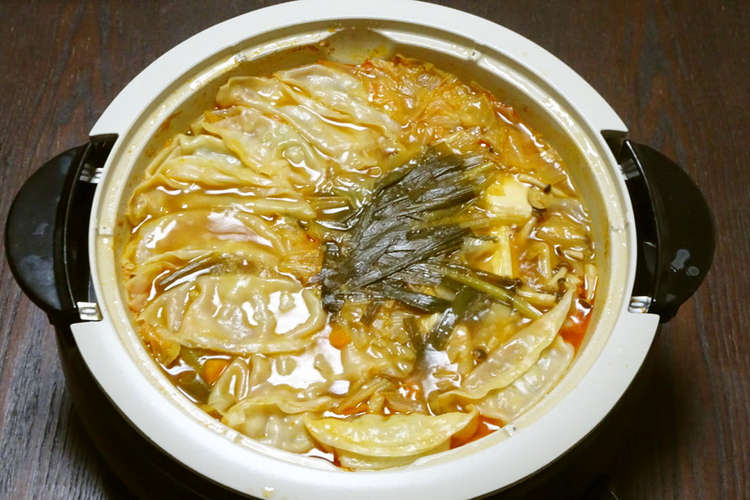 ダシダを使った韓国風餃子鍋 レシピ 作り方 By さややちゃん クックパッド 簡単おいしいみんなのレシピが376万品