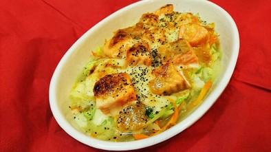 鮭とたっぷり白菜の味噌チーズオーブン焼きの写真