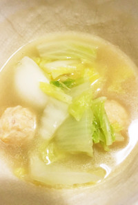白菜と肉団子の簡単ダシダ煮込みスープ