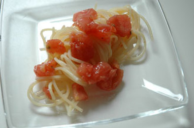 トマトの冷製パスタの写真