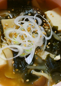 ランチ♪豆腐とワカメ きのこの中華スープ