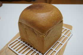 糖質制限プロテイン入り手捏ねブランパン