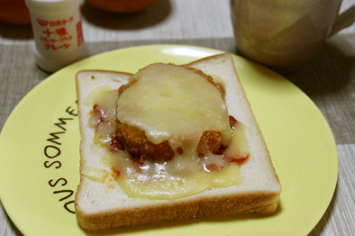 コロッケチーズトーストの写真