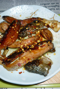 秋鮭の焼き鮭でタパス(ピリ辛版)
