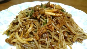 ☆簡単!焼そば粉ソースでもやし炒め☆