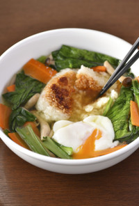 小松菜と温泉卵のスープがけ飯