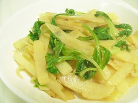 セロリの葉とじゃがいものコンソメ炒め