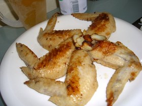 鶏手羽先のにんにく焼き