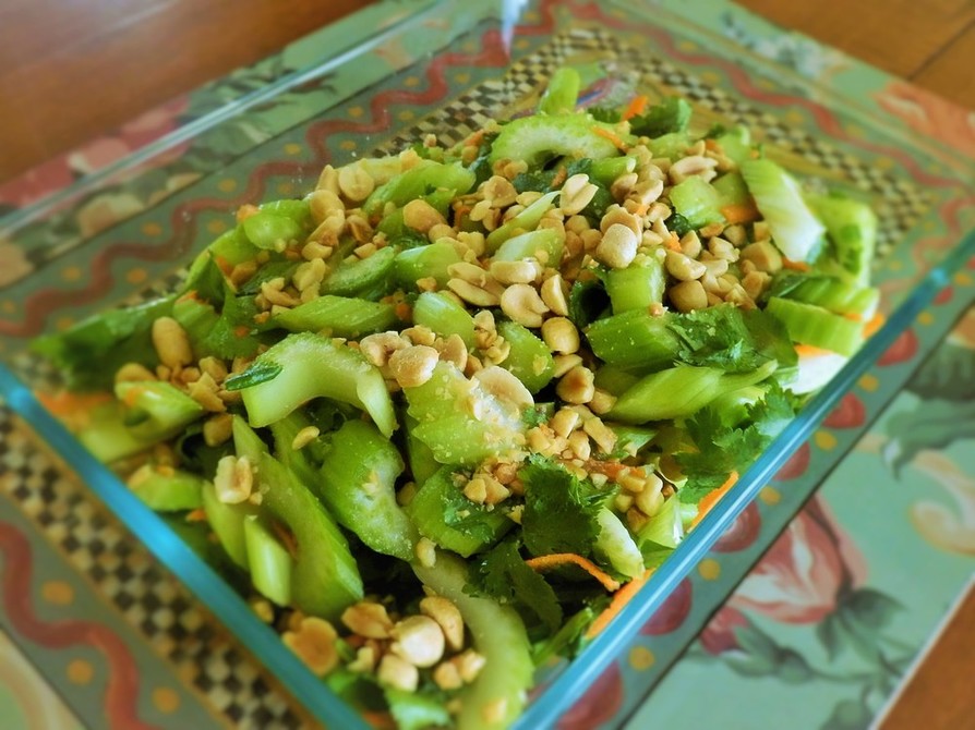 タイ風セロリのサラダの画像