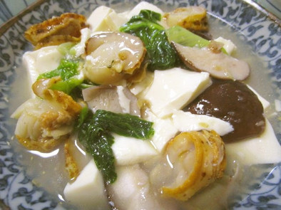 豆腐とベビーホタテの中華風うま煮の写真