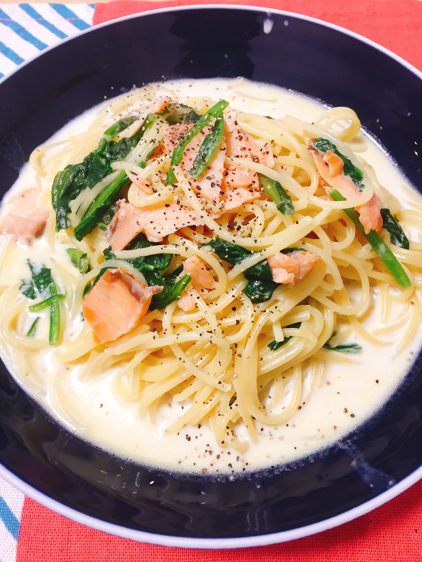 ほうれん草のペストパスタとオリーブのレシピ