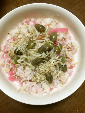 丹波の黒枝豆とさくら漬けのじゃこ飯