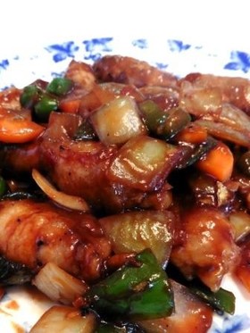 豚バラ薄切り肉の塊でチリ味噌ース炒め