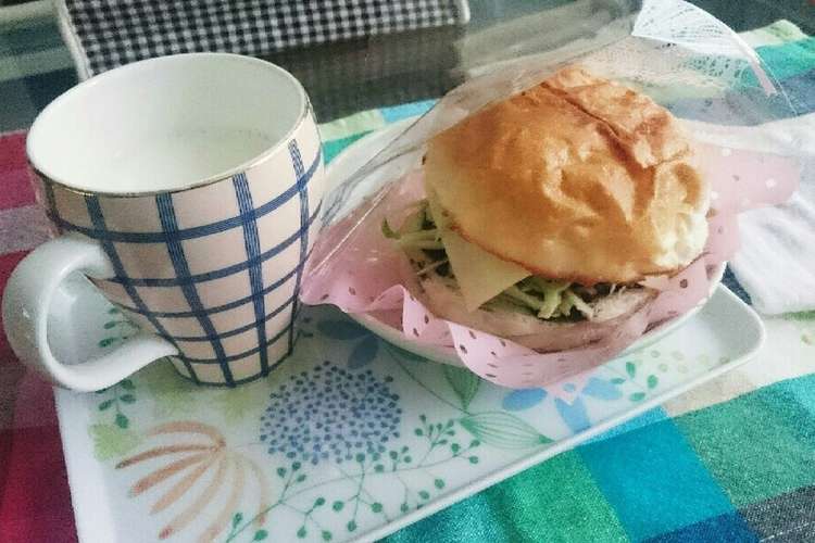家にあるもので 朝ごはんハンバーガー レシピ 作り方 By Misakitcen クックパッド 簡単おいしいみんなのレシピが350万品