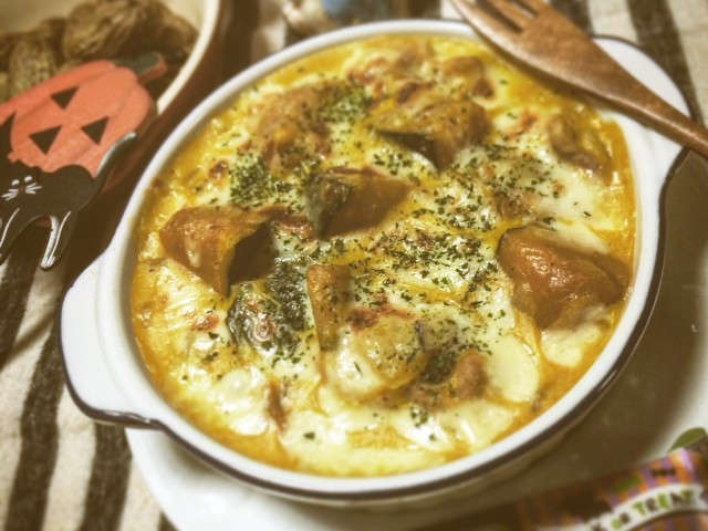 ハロウィンに南瓜と鶏肉のナツメググラタン レシピ 作り方 By たまきのパパ クックパッド