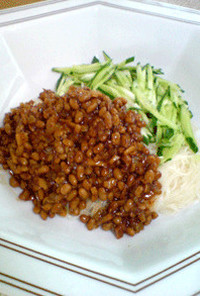 納豆でジャージャー素麺