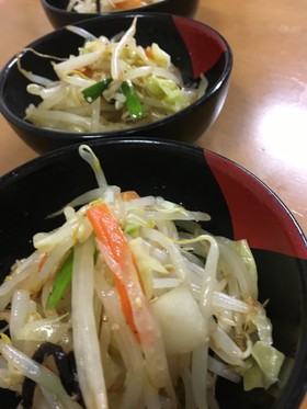 ダシダと塩昆布のレンチン五目野菜炒め